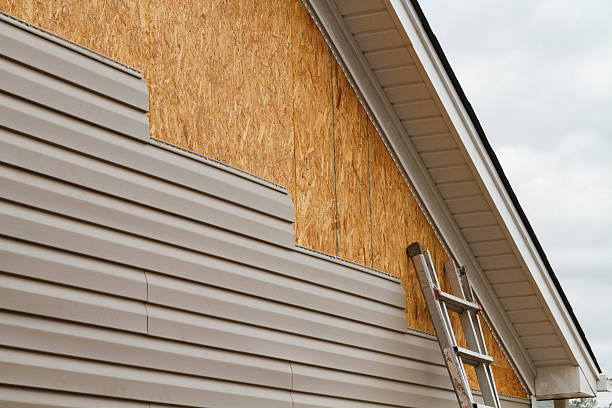 Professional Emergency Siding Repair technician working in Wesley Chapel, NC